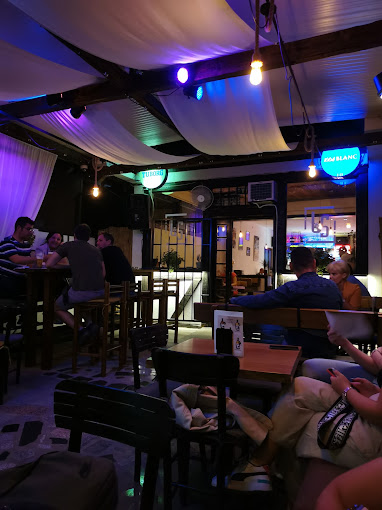 Enterijer lokala u večernjoj atmosferi  -  Leb & Soul, Ćuprija